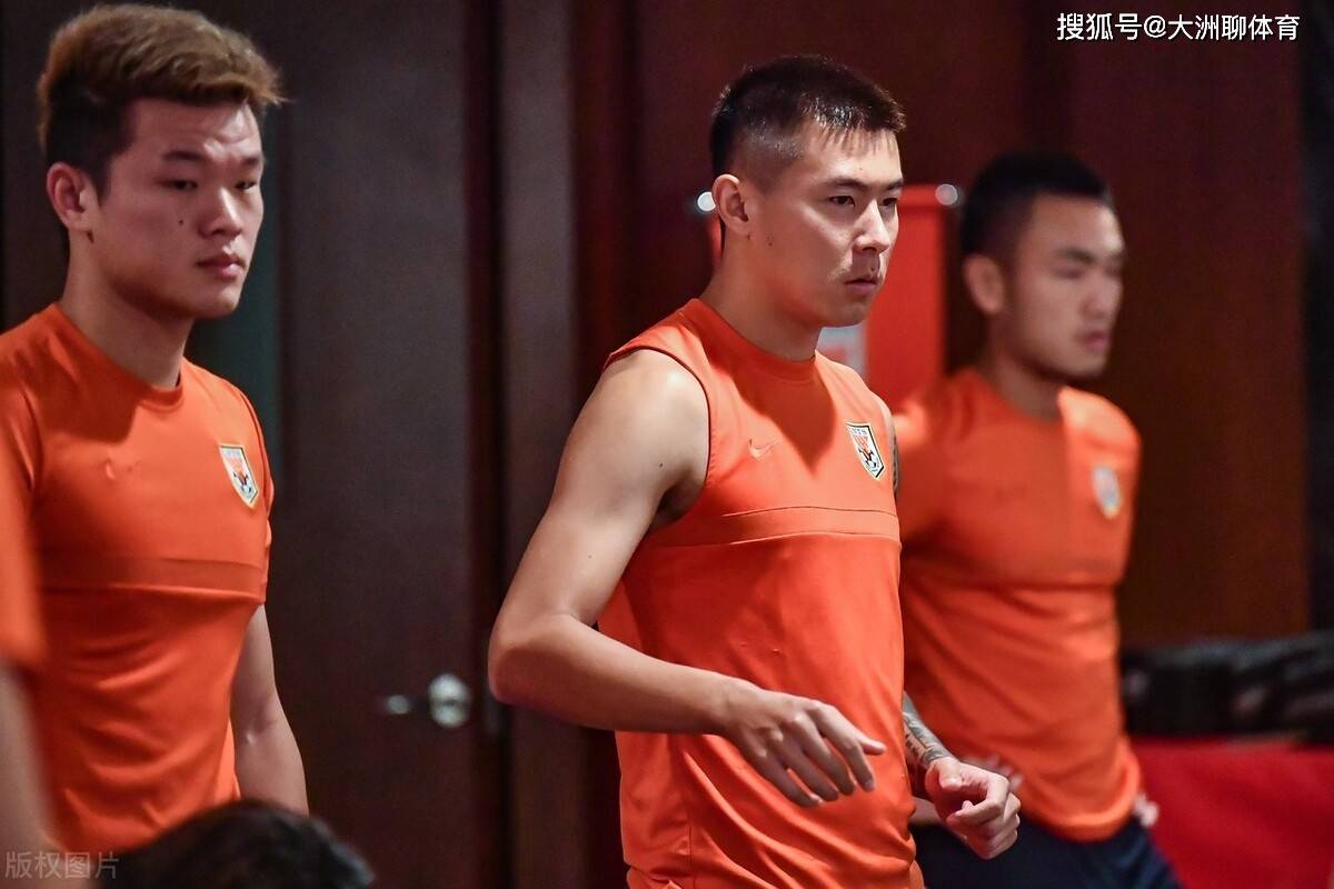 Kaiyun体育官网-皖江暴熊队对阵徽州雪豹队，UFC巡回赛爆冷，门将神扑救主——豪门底蕴再次显现